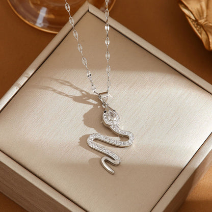 Fashion Personality Snake Necklace With Rhinestone Design Creative Sweater Chain Fall Winter Women's Clavicle Chain Jewelry