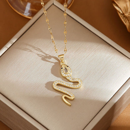 Fashion Personality Snake Necklace With Rhinestone Design Creative Sweater Chain Fall Winter Women's Clavicle Chain Jewelry